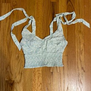 Super cute flower hollister shirt